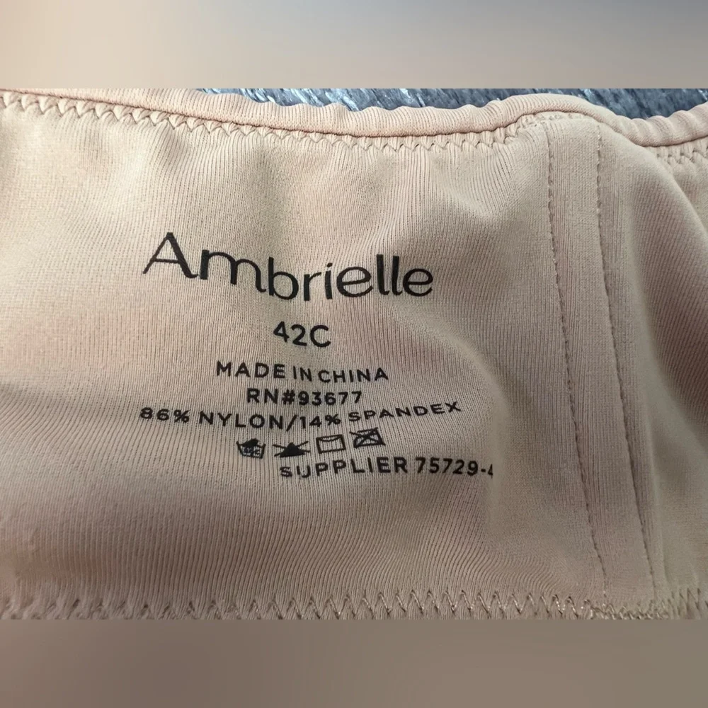 Ambrielle - Picture 4 of 4